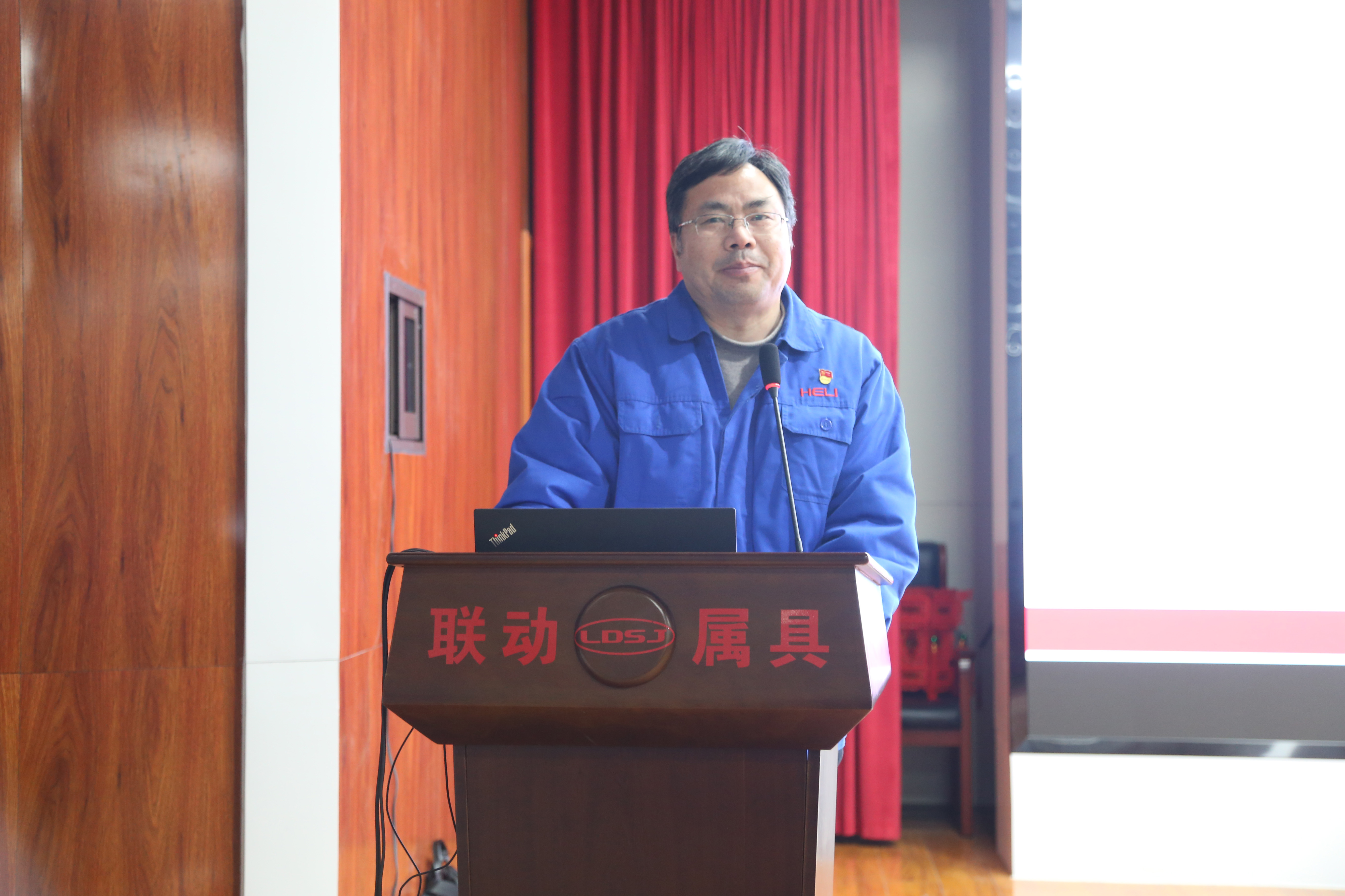 公司黨委委員、副總經理夏萬軍作總結講話.jpg